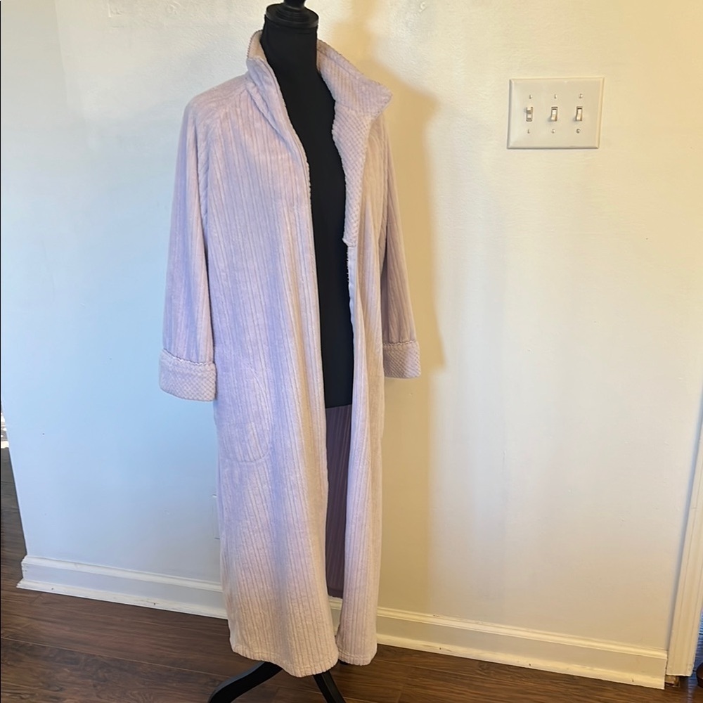 Oscar De La Renta Lavender Long Robe Luxurious Intimates, Sz S/M